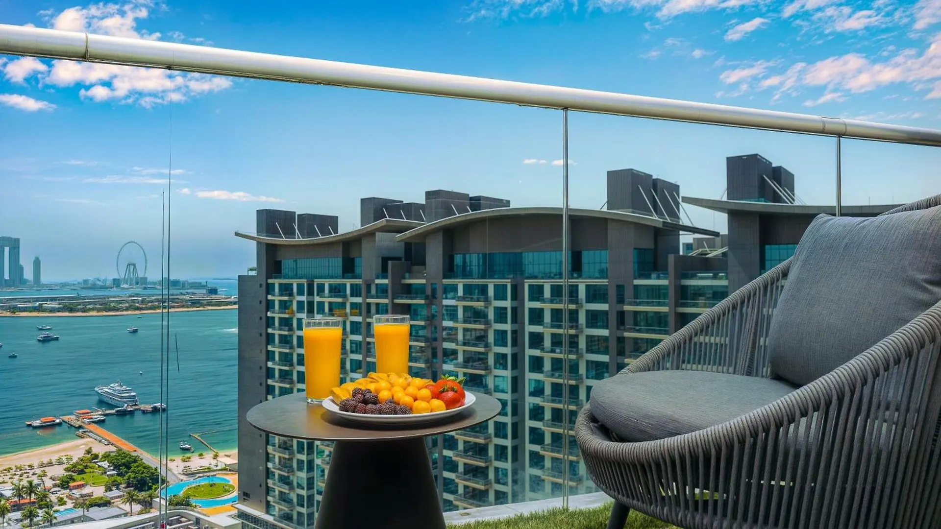 Apartment Palm Jumeirah - Luxe Infinity Pool I Direct Beach Access Dubai