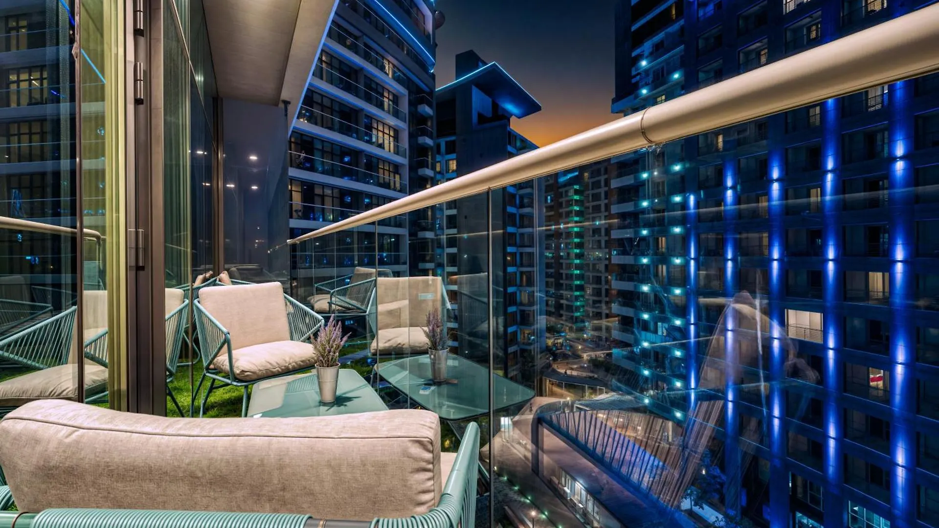 Apartament Palm Jumeirah - Luxe Infinity Pool I Direct Beach Access Dubaj
