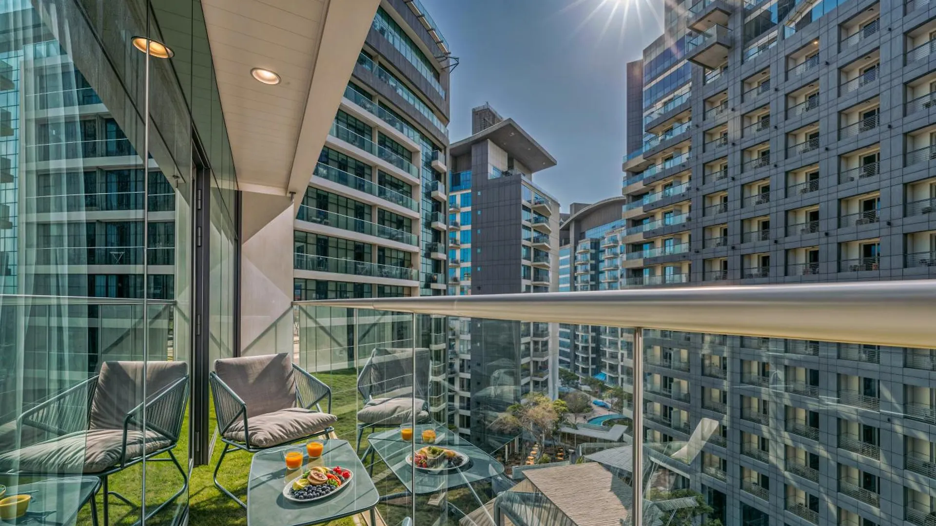 Apartament Palm Jumeirah - Luxe Infinity Pool I Direct Beach Access Dubaj